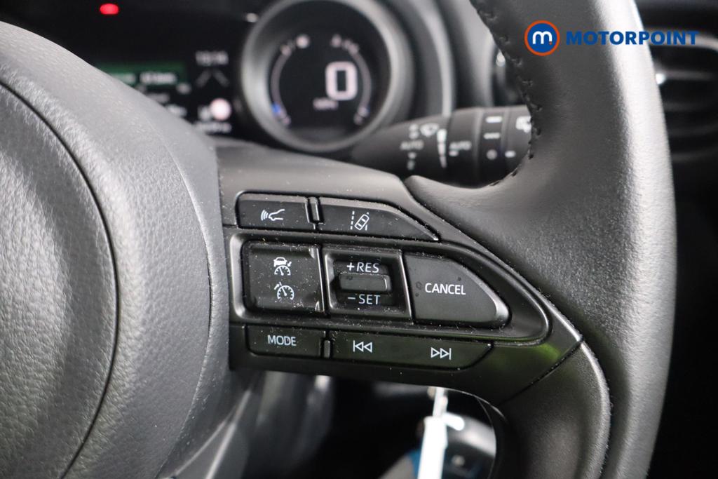 Toyota Yaris Design Automatic Petrol-Electric Hybrid Hatchback - Stock Number (1586530) - 8th supplementary image