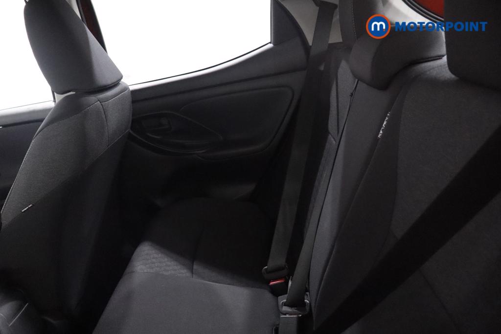 Toyota Yaris Design Automatic Petrol-Electric Hybrid Hatchback - Stock Number (1586530) - 15th supplementary image