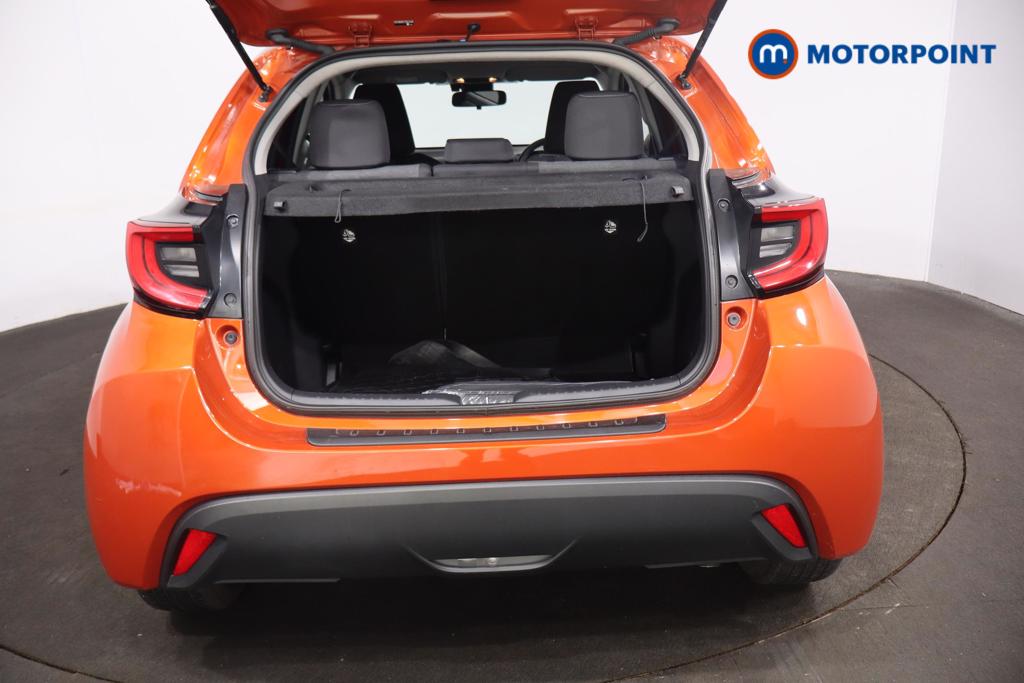 Toyota Yaris Design Automatic Petrol-Electric Hybrid Hatchback - Stock Number (1586530) - 17th supplementary image