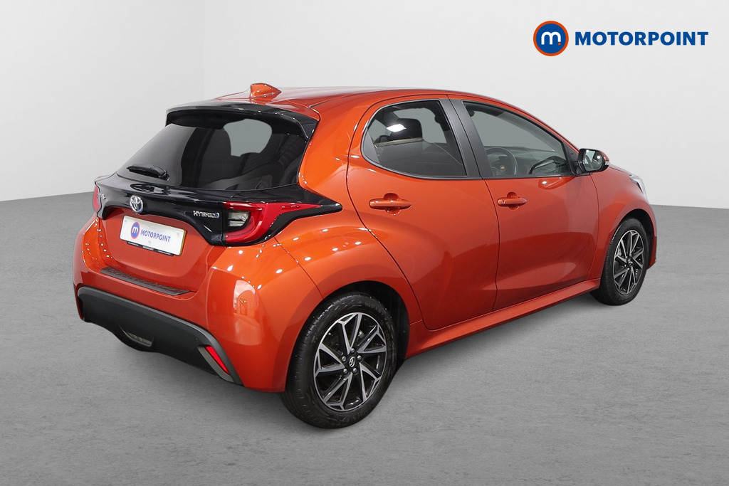 Toyota Yaris Design Automatic Petrol-Electric Hybrid Hatchback - Stock Number (1586530) - Drivers side rear corner