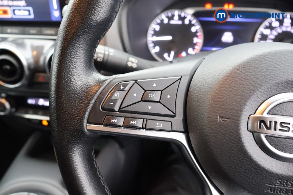 Nissan Juke N-Connecta Manual Petrol SUV - Stock Number (1586598) - 2nd supplementary image