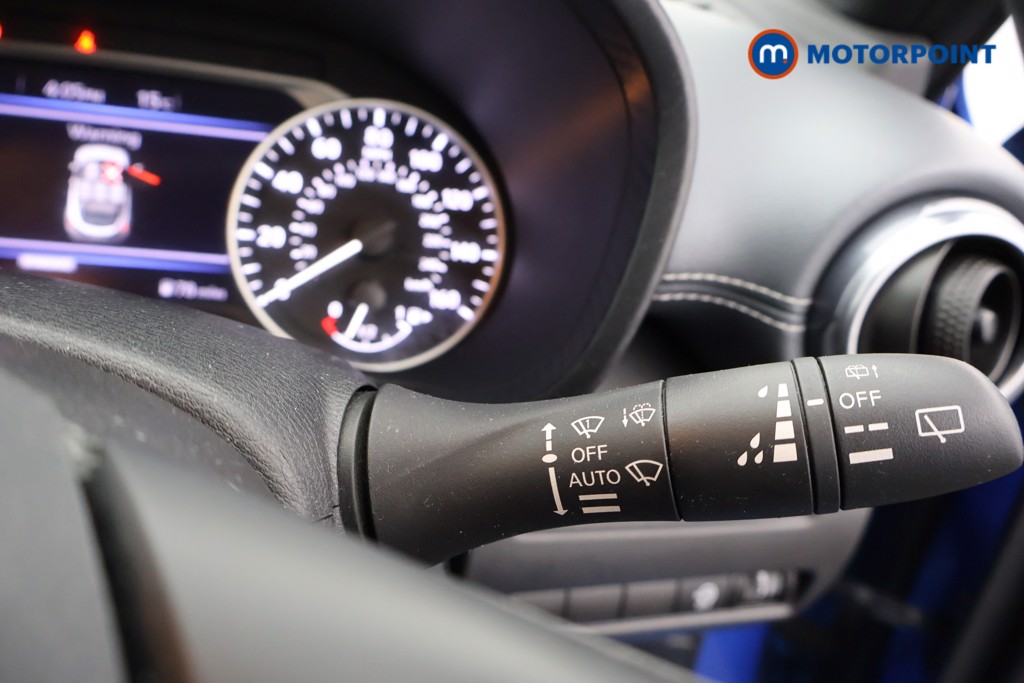 Nissan Juke N-Connecta Manual Petrol SUV - Stock Number (1586598) - 5th supplementary image