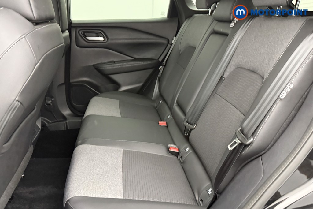Nissan Qashqai N-Connecta Manual Petrol SUV - Stock Number (1586714) - 23rd supplementary image
