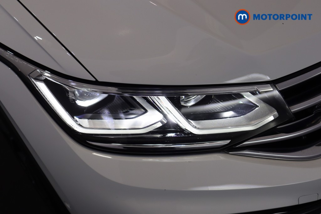 Volkswagen Tiguan R-Line Automatic Petrol SUV - Stock Number (1586778) - 36th supplementary image