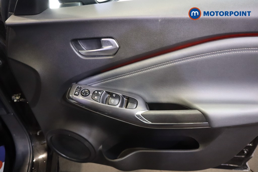 Nissan Juke N-Connecta Manual Petrol SUV - Stock Number (1587162) - 6th supplementary image