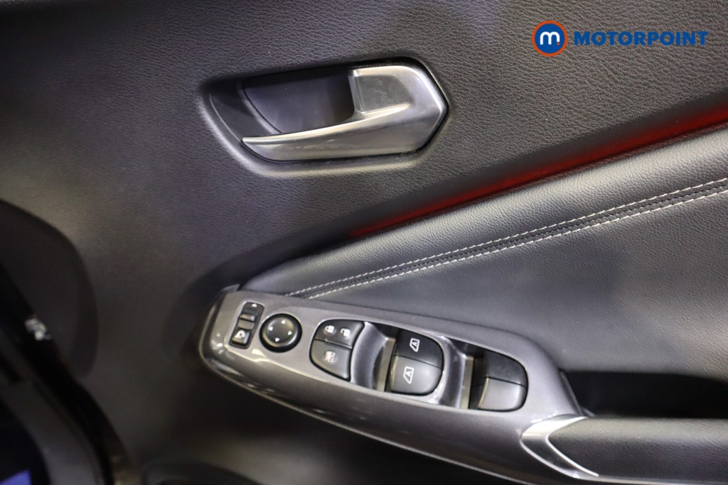 Nissan Juke N-Connecta Manual Petrol SUV - Stock Number (1587162) - 7th supplementary image