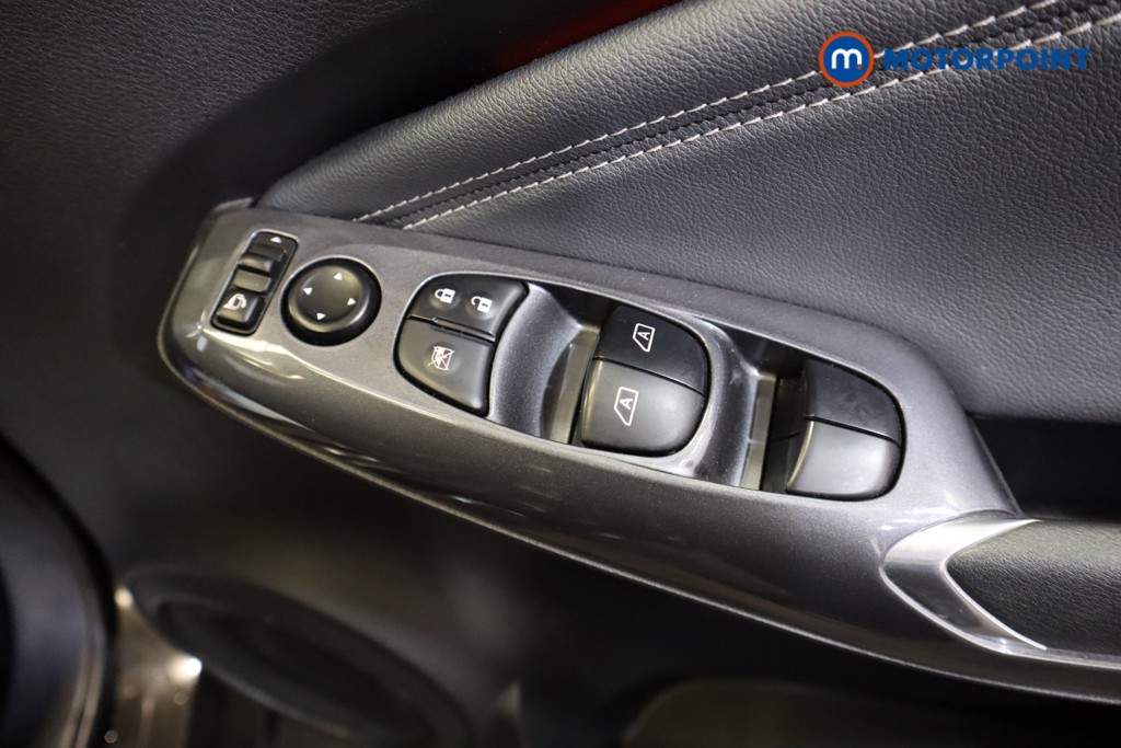 Nissan Juke N-Connecta Manual Petrol SUV - Stock Number (1587162) - 8th supplementary image