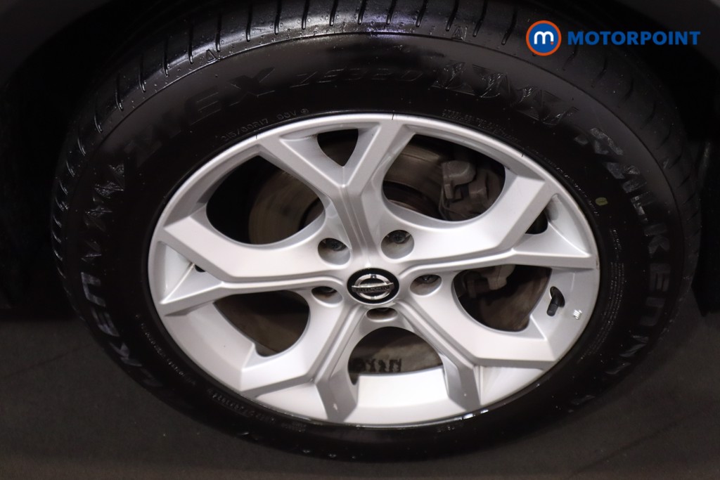 Nissan Juke N-Connecta Manual Petrol SUV - Stock Number (1587162) - 19th supplementary image