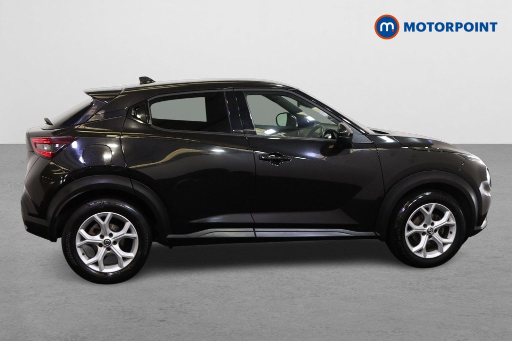 Nissan Juke N-Connecta Manual Petrol SUV - Stock Number (1587162) - Drivers side