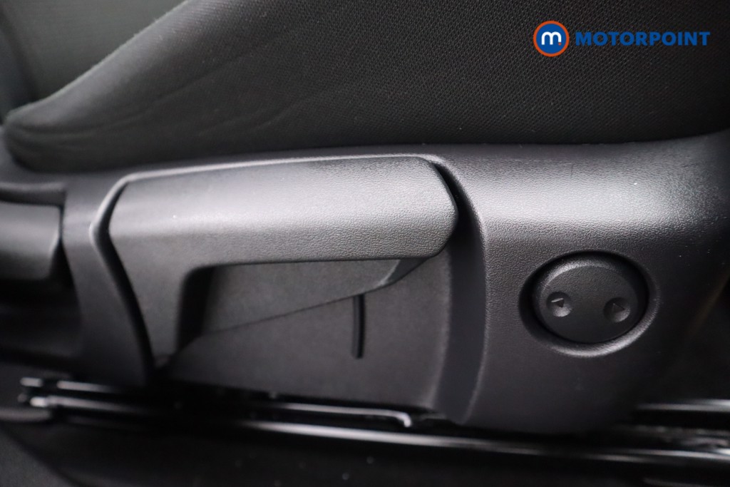 Nissan Qashqai Acenta Premium Manual Petrol SUV - Stock Number (1587248) - 17th supplementary image