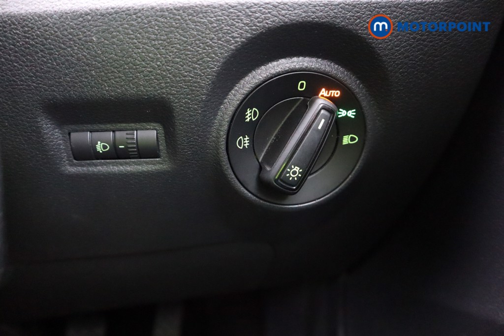Skoda Fabia Colour Edition Manual Petrol Hatchback - Stock Number (1587302) - 8th supplementary image