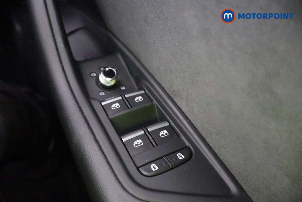 Audi A4 Black Edition Automatic Petrol Estate - Stock Number (1587347) - 15th supplementary image