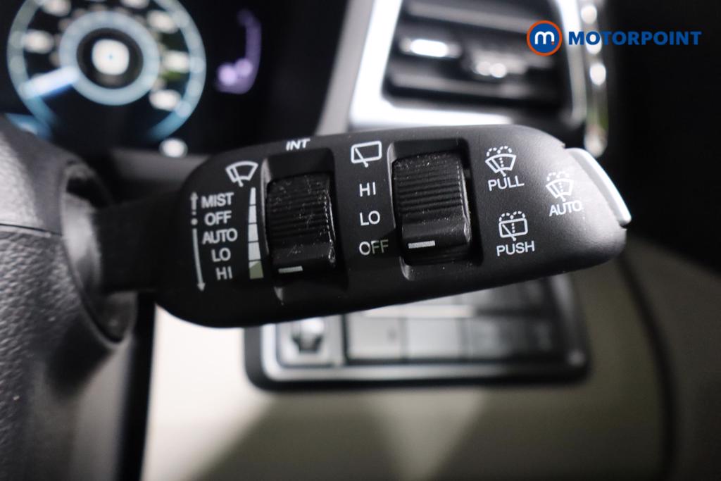 Ssangyong Tivoli Ultimate Manual Petrol SUV - Stock Number (1587351) - 9th supplementary image