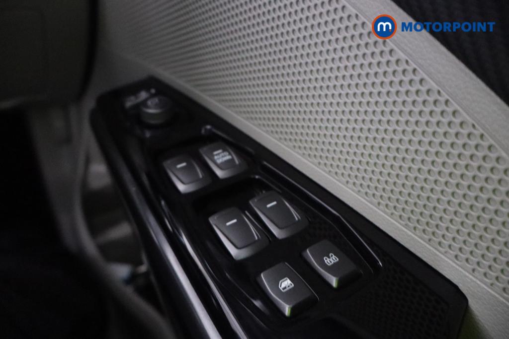 Ssangyong Tivoli Ultimate Manual Petrol SUV - Stock Number (1587351) - 11th supplementary image