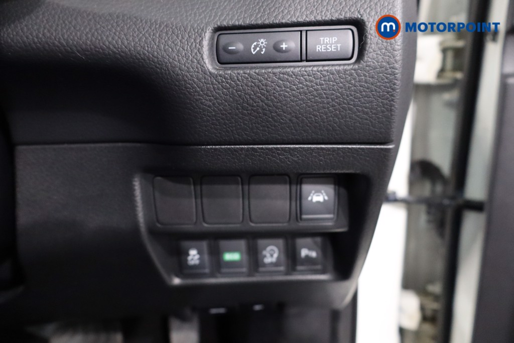 Nissan Qashqai Tekna Automatic Petrol SUV - Stock Number (1587365) - 23rd supplementary image