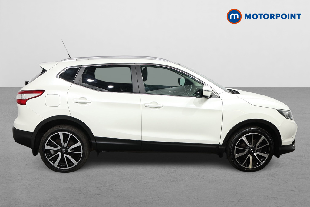 Nissan Qashqai Tekna Automatic Petrol SUV - Stock Number (1587365) - Drivers side