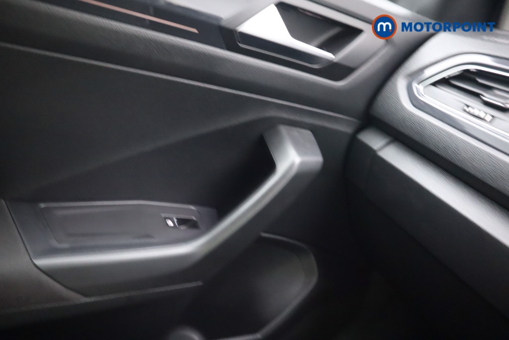 Volkswagen T-Roc SEL Manual Diesel SUV - Stock Number (1587657) - 12th supplementary image