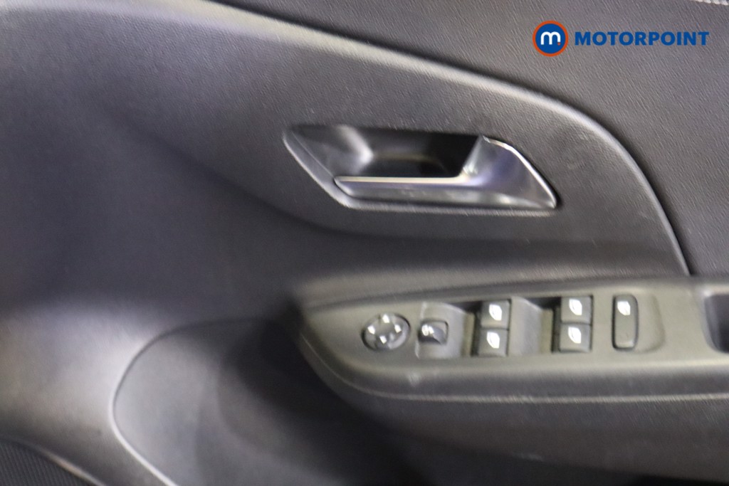 Vauxhall Corsa Elite Manual Petrol Hatchback - Stock Number (1587729) - 14th supplementary image
