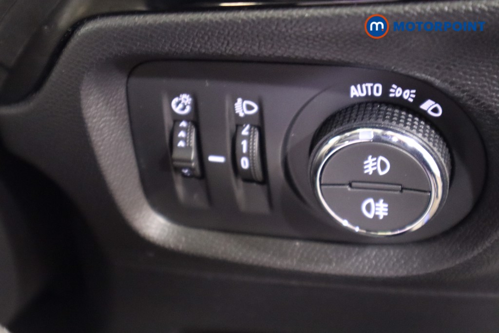 Vauxhall Corsa Elite Manual Petrol Hatchback - Stock Number (1587729) - 16th supplementary image