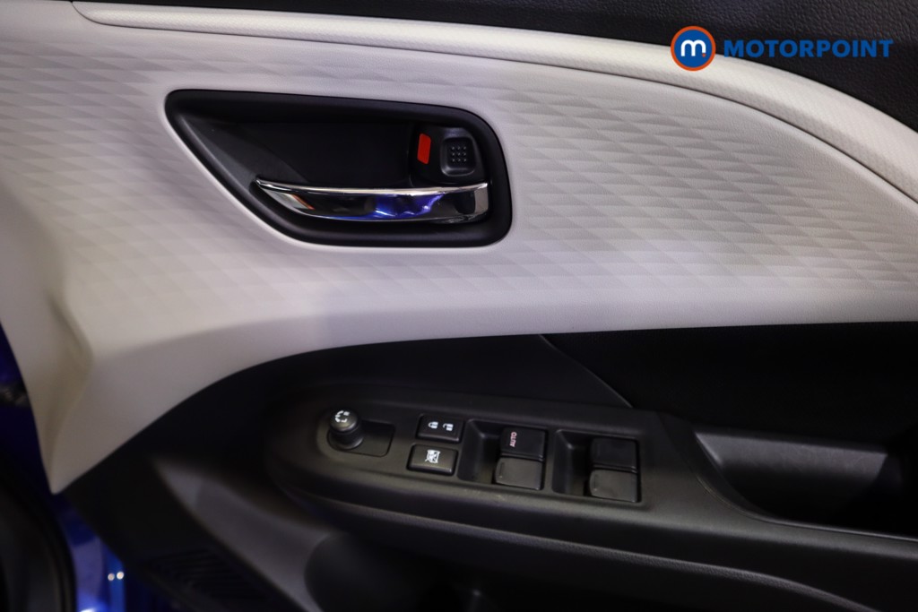 Suzuki Swift Motion Manual Petrol Hatchback - Stock Number (1587730) - 10th supplementary image