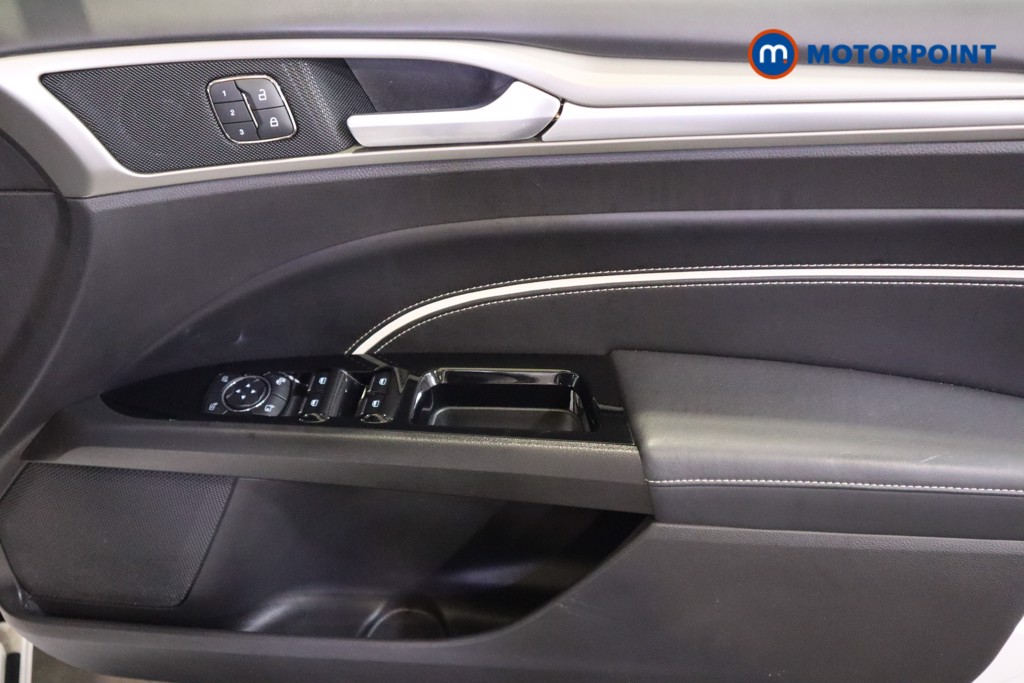 Ford Mondeo Titanium Edition Automatic Petrol-Electric Hybrid Saloon - Stock Number (1587738) - 13th supplementary image