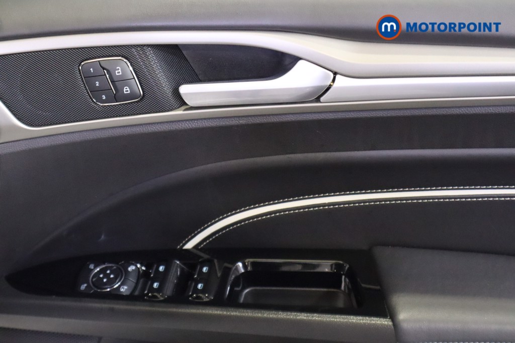 Ford Mondeo Titanium Edition Automatic Petrol-Electric Hybrid Saloon - Stock Number (1587738) - 14th supplementary image