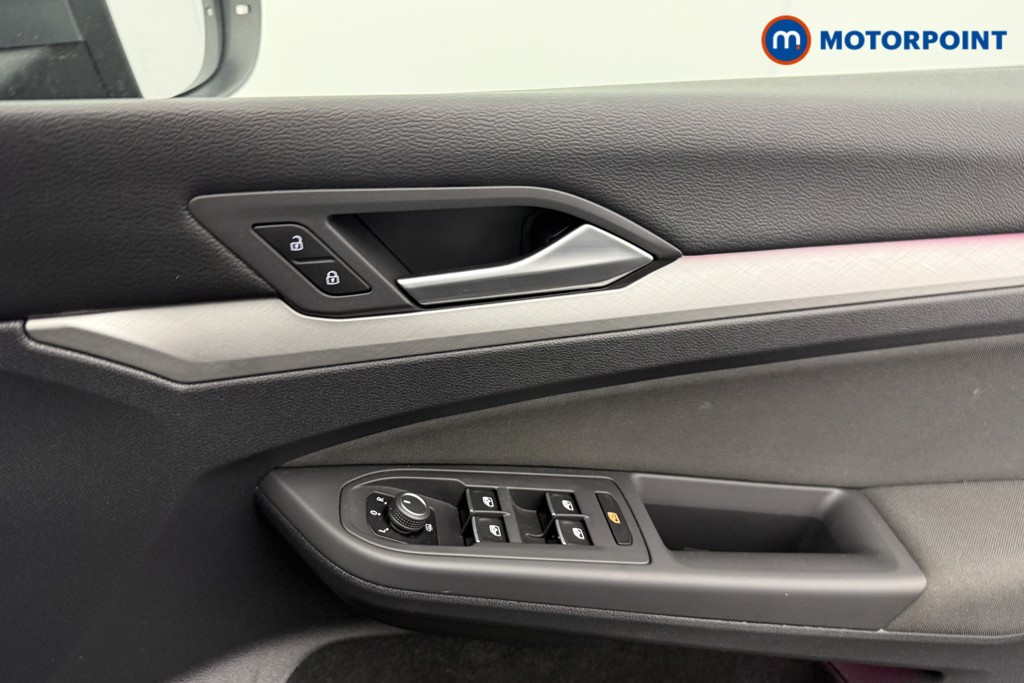 Volkswagen Golf Life Automatic Petrol Hatchback - Stock Number (1543941) - 16th supplementary image