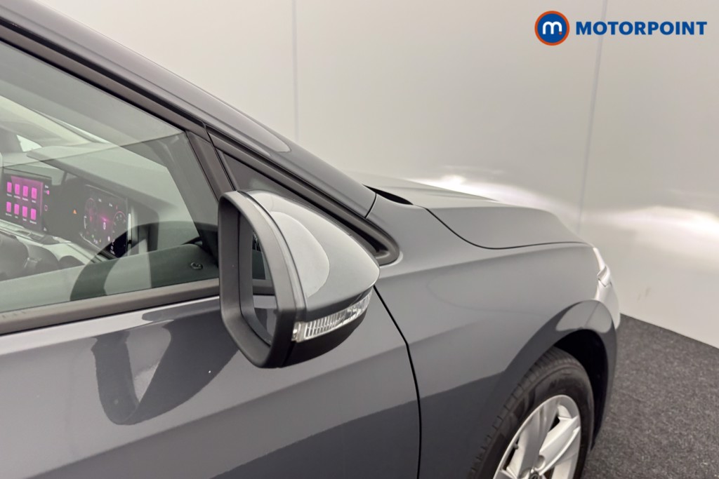 Volkswagen Golf Life Automatic Petrol Hatchback - Stock Number (1543941) - 18th supplementary image