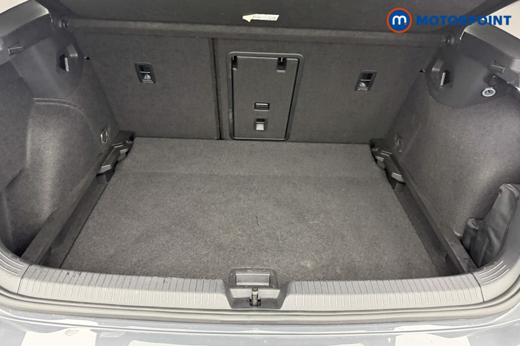 Volkswagen Golf Life Automatic Petrol Hatchback - Stock Number (1543941) - 20th supplementary image