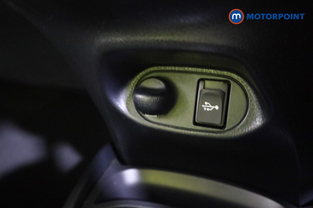 Toyota Yaris Excel Automatic Petrol-Electric Hybrid Hatchback - Stock Number (1550458) - 8th supplementary image