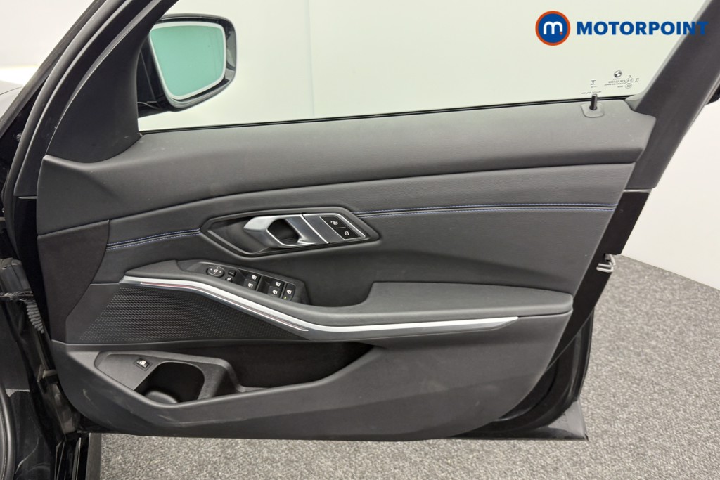 BMW 3 Series M Sport Automatic Petrol Plug-In Hybrid Saloon - Stock Number (1575299) - 16th supplementary image
