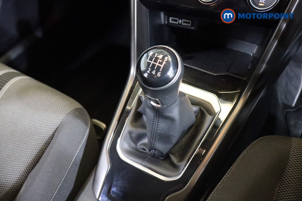 Volkswagen T-Roc SE Manual Diesel SUV - Stock Number (1576637) - 12th supplementary image