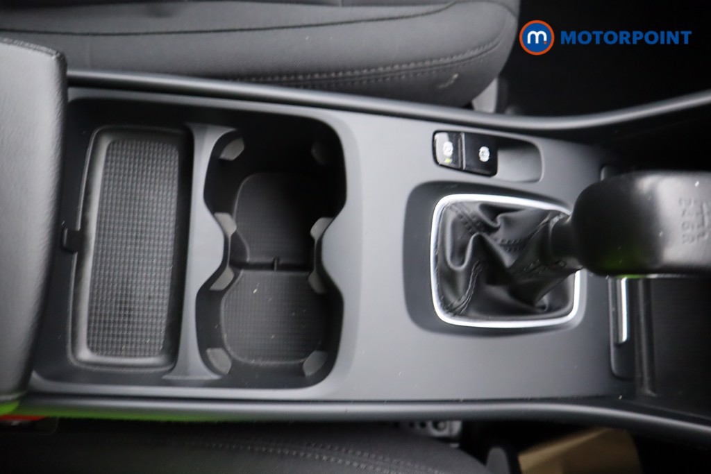 Volvo Xc40 Momentum Manual Petrol SUV - Stock Number (1577609) - 4th supplementary image
