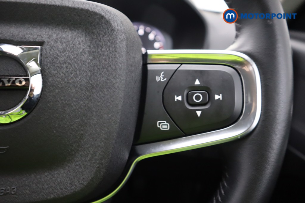 Volvo Xc40 Momentum Manual Petrol SUV - Stock Number (1577609) - 6th supplementary image