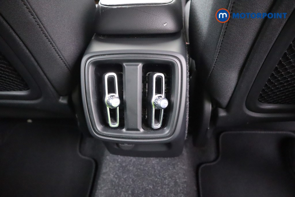 Volvo Xc40 Momentum Manual Petrol SUV - Stock Number (1577609) - 17th supplementary image