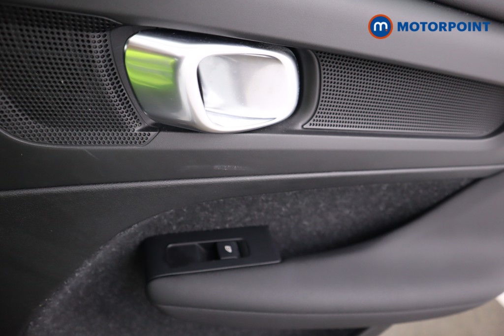 Volvo Xc40 Momentum Manual Petrol SUV - Stock Number (1577609) - 18th supplementary image
