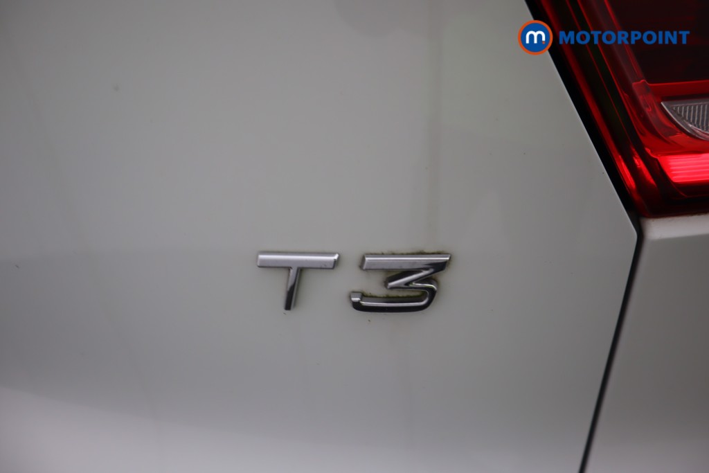 Volvo Xc40 Momentum Manual Petrol SUV - Stock Number (1577609) - 22nd supplementary image