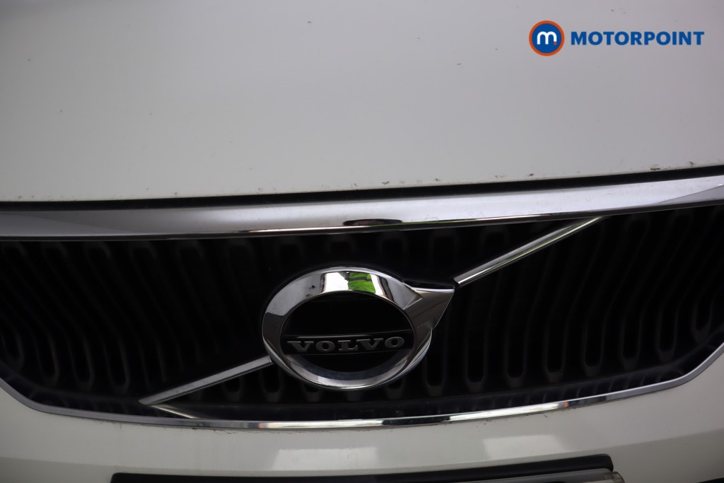 Volvo Xc40 Momentum Manual Petrol SUV - Stock Number (1577609) - 23rd supplementary image