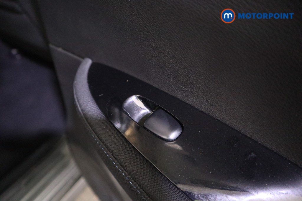 Nissan Leaf N-Connecta Automatic Electric Hatchback - Stock Number (1578426) - 16th supplementary image