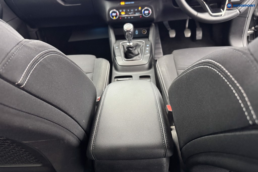 Ford Focus Titanium Manual Petrol Hatchback - Stock Number (1579320) - 10th supplementary image