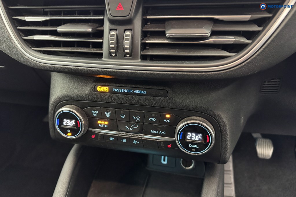 Ford Focus Titanium Manual Petrol Hatchback - Stock Number (1579320) - 16th supplementary image