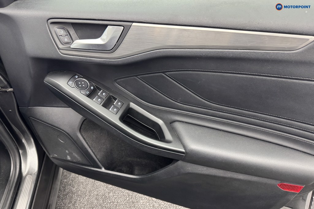 Ford Focus Titanium Manual Petrol Hatchback - Stock Number (1579320) - 21st supplementary image