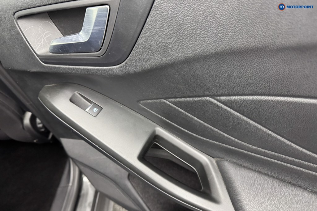 Ford Focus Titanium Manual Petrol Hatchback - Stock Number (1579320) - 24th supplementary image