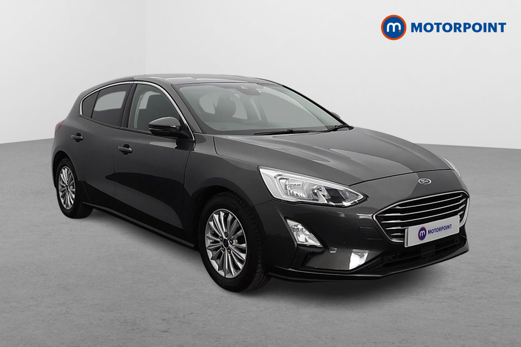 Ford Focus Titanium Manual Petrol Hatchback - Stock Number (1579320) - Drivers side front corner