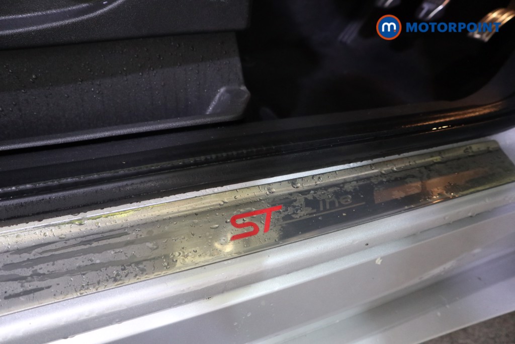Ford Kuga St-Line Manual Petrol SUV - Stock Number (1580074) - 15th supplementary image