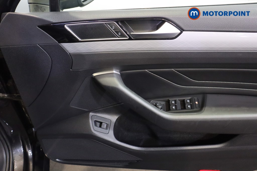 Volkswagen Passat SEL Automatic Diesel Estate - Stock Number (1580951) - 9th supplementary image