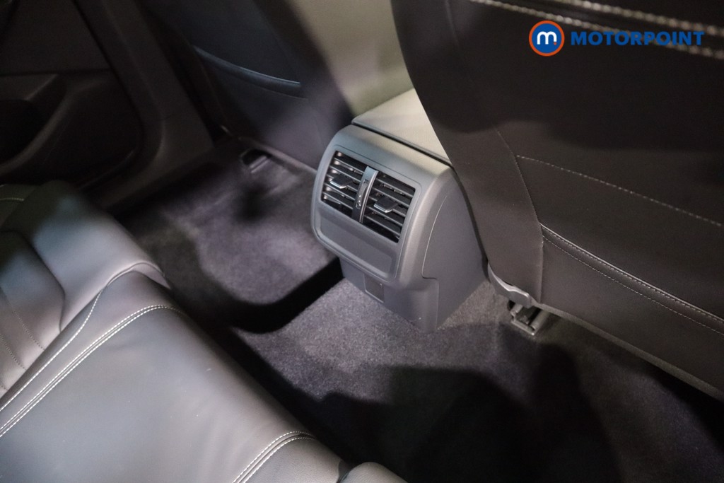 Volkswagen Passat SEL Automatic Diesel Estate - Stock Number (1580951) - 19th supplementary image