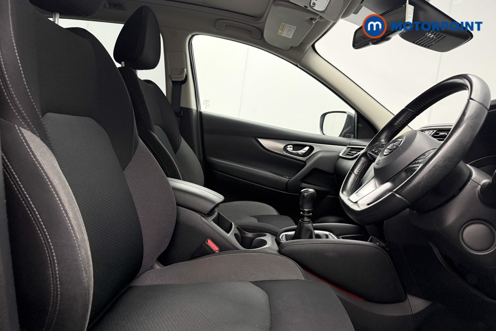 Nissan Qashqai N-Connecta Manual Petrol SUV - Stock Number (1581816) - 9th supplementary image