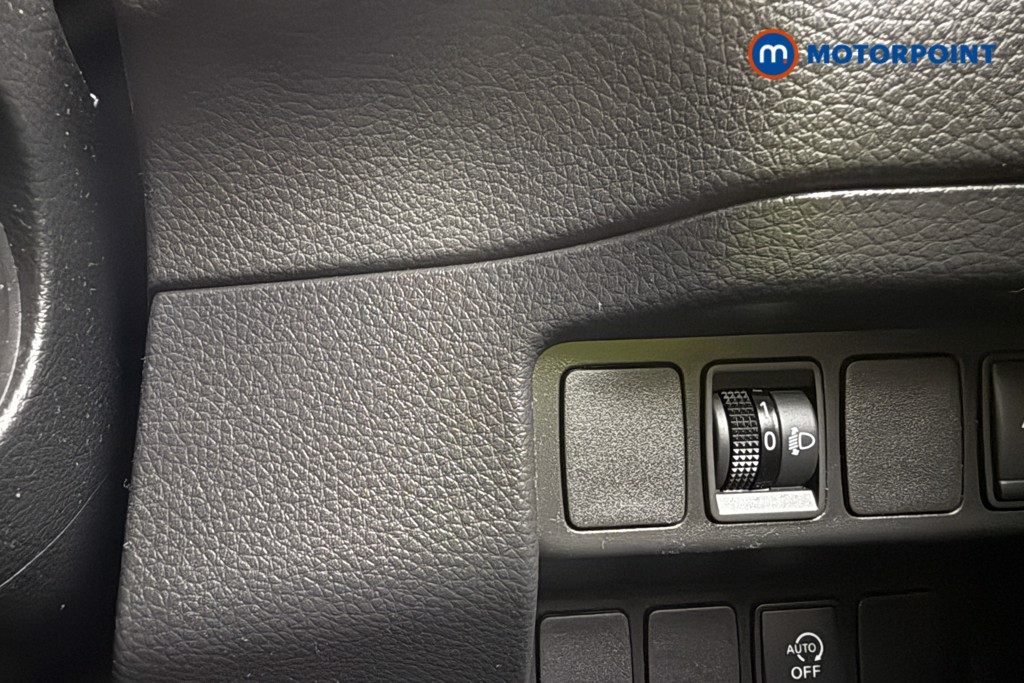 Nissan Qashqai N-Connecta Manual Petrol SUV - Stock Number (1581816) - 18th supplementary image