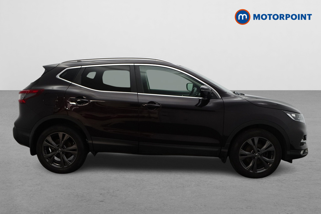 Nissan Qashqai N-Connecta Manual Petrol SUV - Stock Number (1581816) - Drivers side